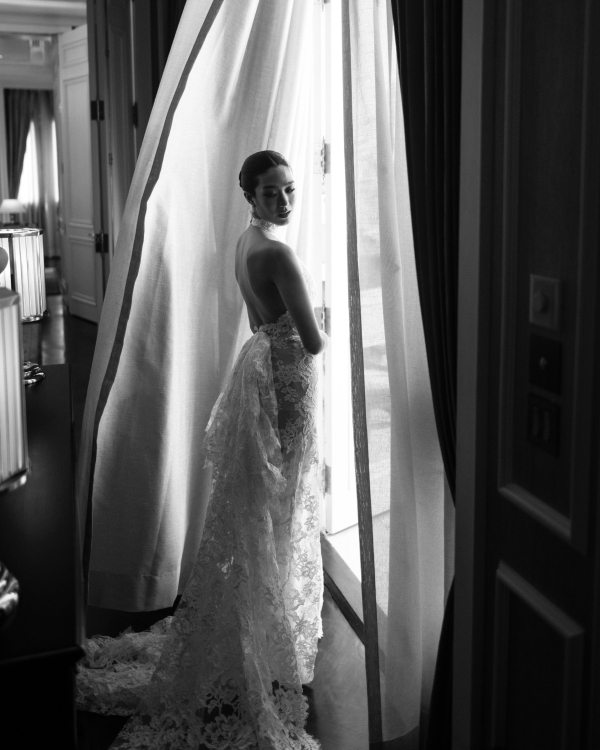 Chic Bangkok Wedding | Gorgeous Blueberry Wedding Cake