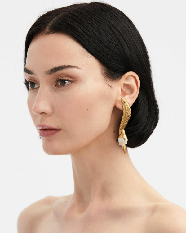 18 Elegant Flower Earrings