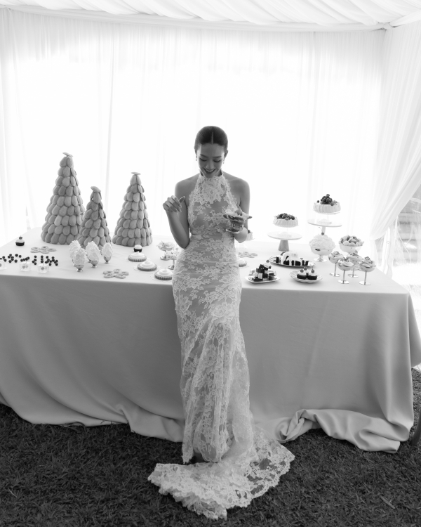 Chic Bangkok Wedding | Gorgeous Blueberry Wedding Cake