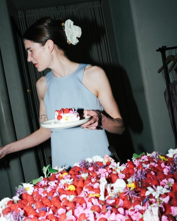 Trend: Oversized Wedding Desserts