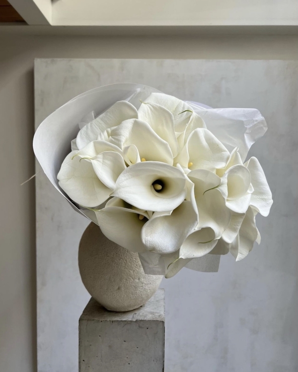 Calla Lily Arrangement Inspo | Beautiful Calla Lily Wedding Bouquets