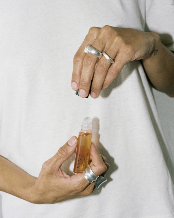 How to Pick Your Perfect Wedding Perfume