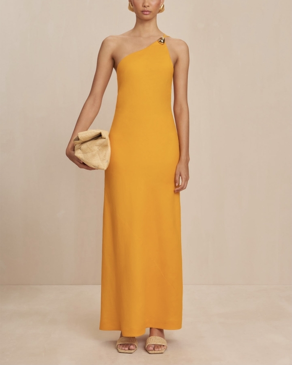 Beautiful Honeymoon Dresses | Find Your Perfect Gown for Tropical Getaway