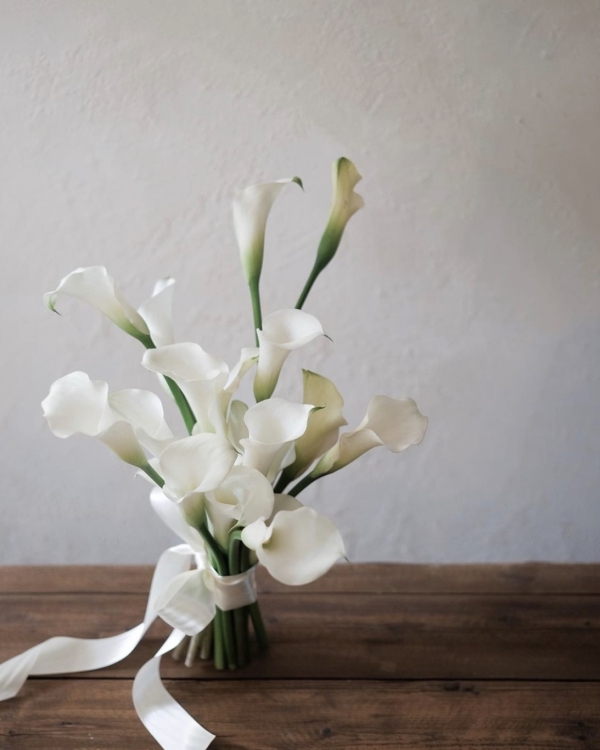 Calla Lily Arrangement Inspo | Beautiful Calla Lily Wedding Bouquets