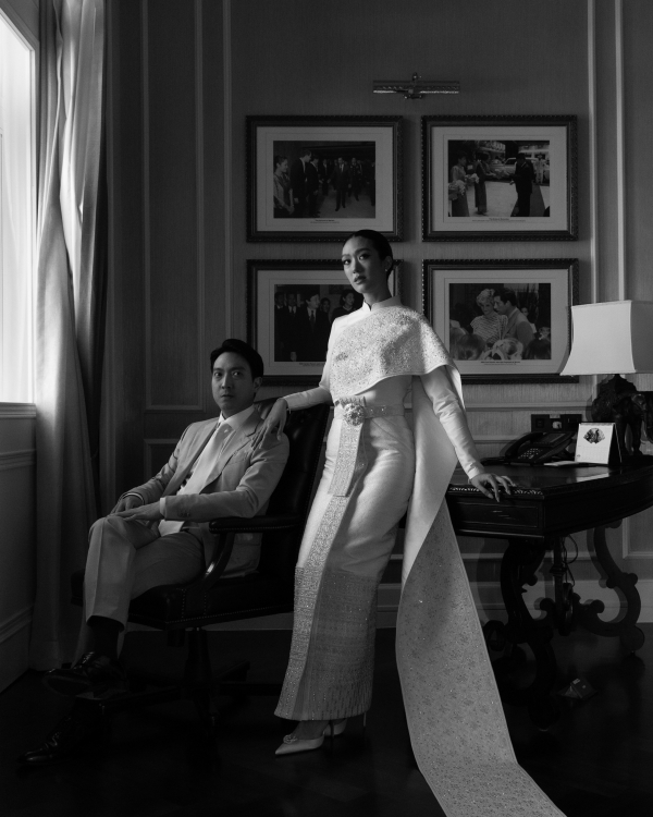 Chic Bangkok Wedding | Gorgeous Blueberry Wedding Cake