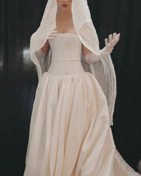 Bridal Trend: Voluminous Hips