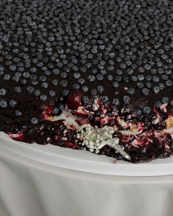 Chic Bangkok Wedding | Gorgeous Blueberry Wedding Cake