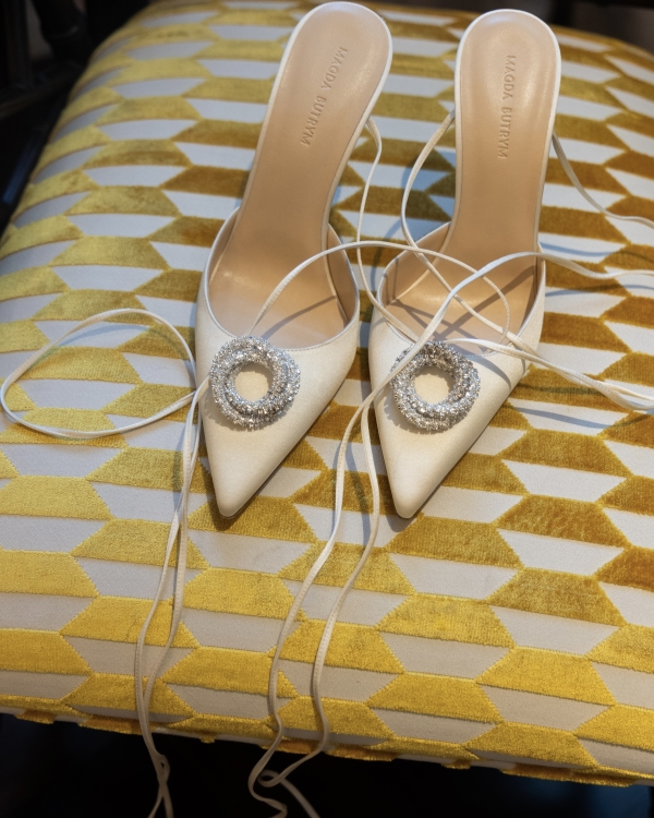 Chic Bangkok Wedding | Gorgeous Blueberry Wedding Cake