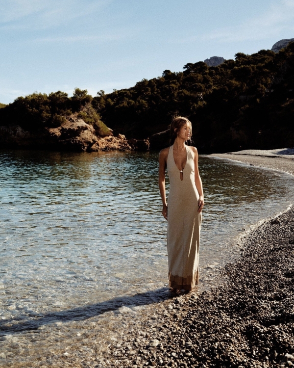 Beautiful and Chic Outfits for Honeymoon | Find Your Perfect Romantic Getaway Attire