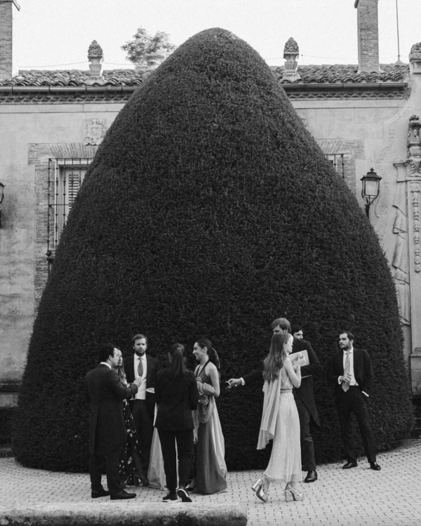 Splitting the Wedding Bill: Who Pays for What in Modern Weddings?