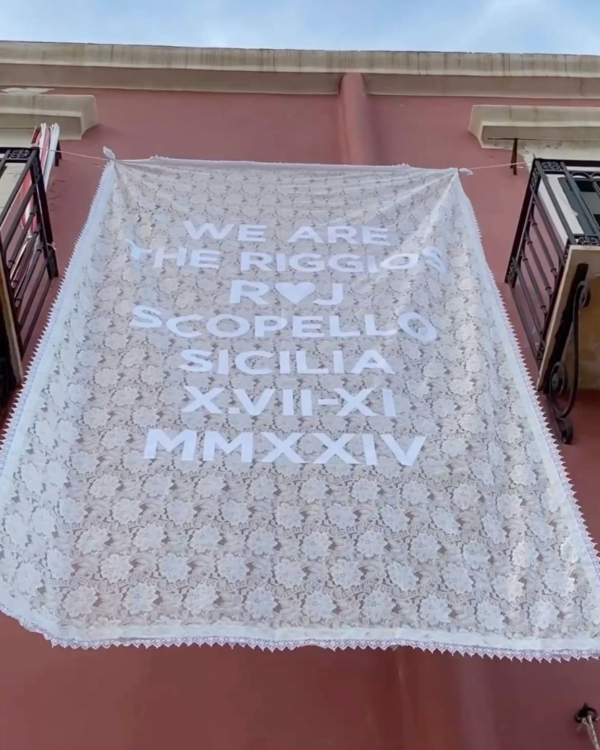 30 Unique Wedding Welcome Sign Ideas For a Stylish First Impression