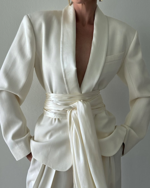 10 Ways to Style One Wedding Dress from Ceremony to Reception