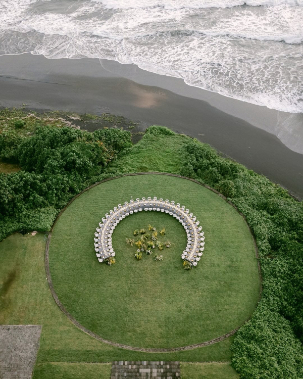 40 Creative Decor Ideas for a Tropical Wedding