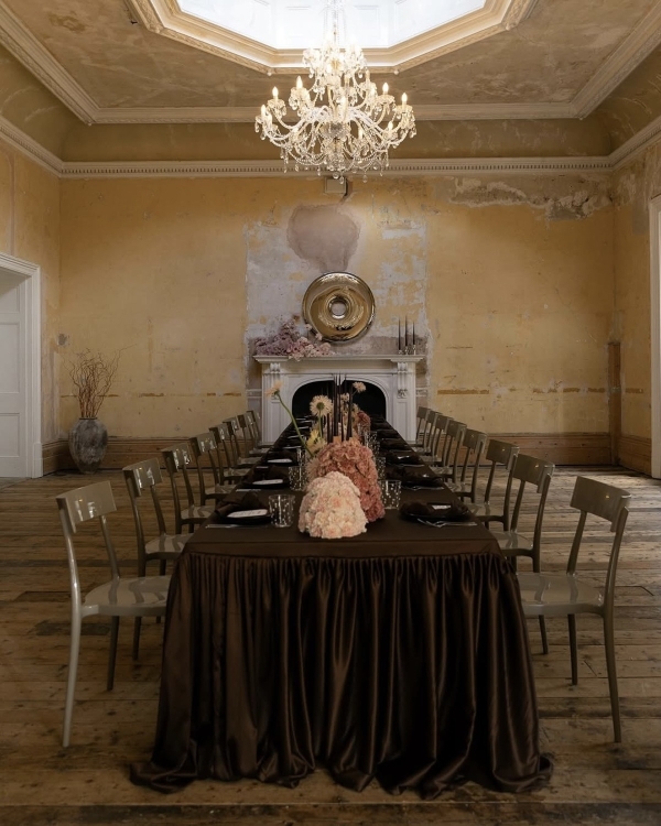 Trend: Colorful Tablecloths