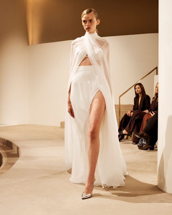 10 Ways to Style One Wedding Dress from Ceremony to Reception