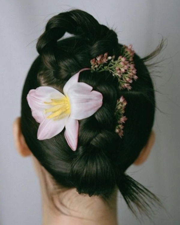 The Top Wedding Beauty Trends for 2025 According to Pinterest