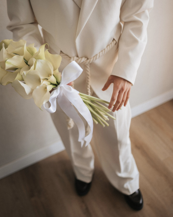 A Timeless Seaside Wedding on the Mediterranean Coast