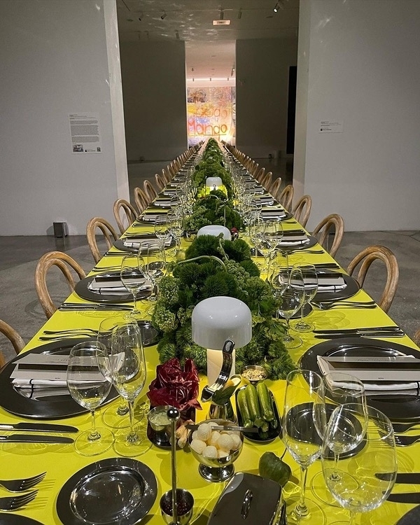 Trend: Colorful Tablecloths