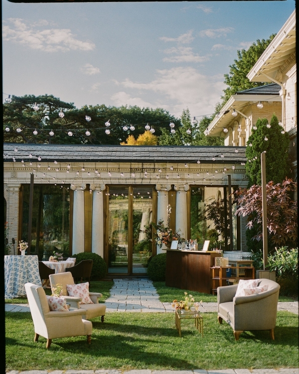 A Colorful & Relaxed Vintage Celebration in The Berkshires