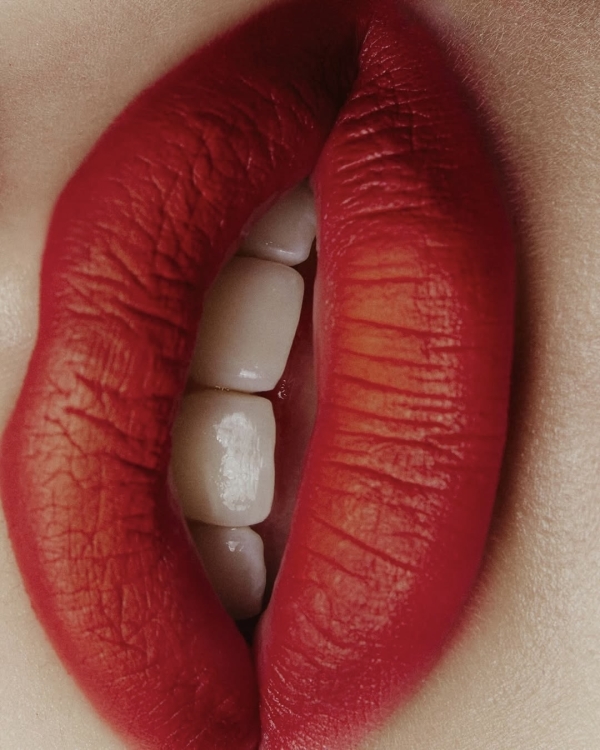 Bridal Teeth Whitening: How to Get a Camera-Ready Smile for Your Wedding