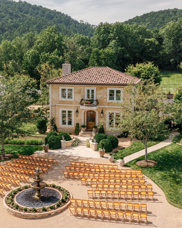 15 Best Wedding Photographers on the US East Coast | Professional Photography | Luxury Photographer and Videographer | Photo Studio