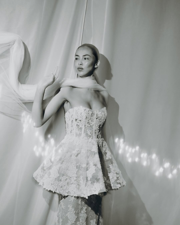 10 Ways to Style One Wedding Dress from Ceremony to Reception