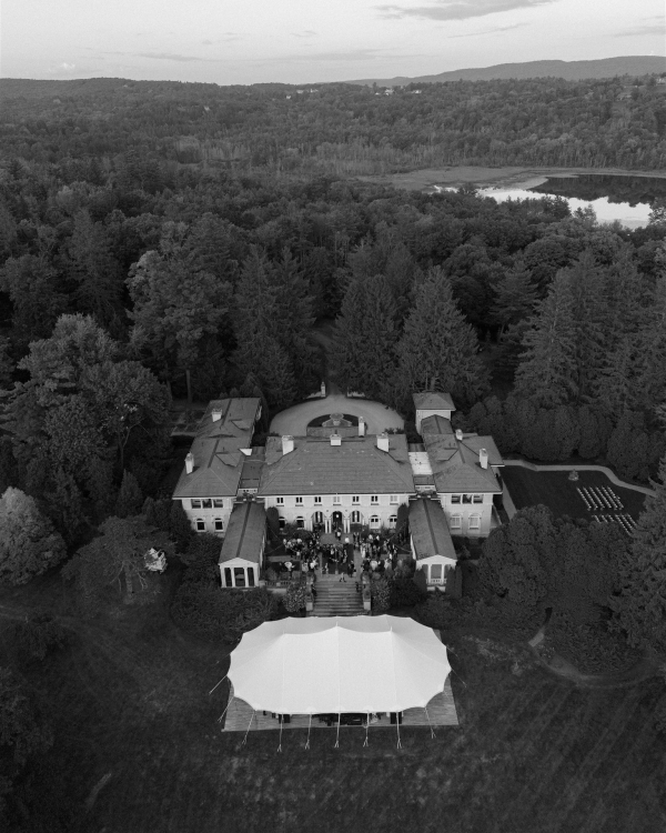 A Colorful & Relaxed Vintage Celebration in The Berkshires