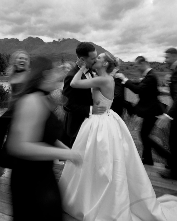 A High-End Wedding Amongst New Zealand's Cinematic Mountains