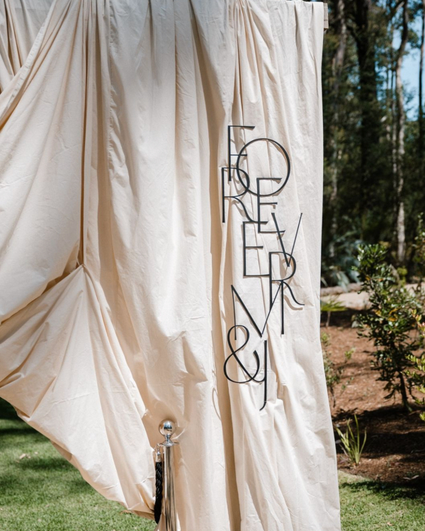 30 Unique Wedding Welcome Sign Ideas For a Stylish First Impression