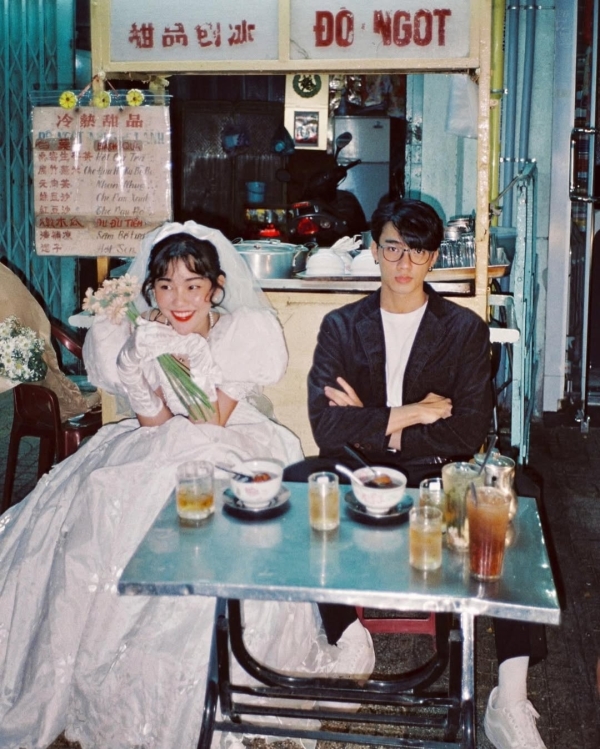 40 Fashionable Food-Infused Wedding Photography Ideas That Serve Style