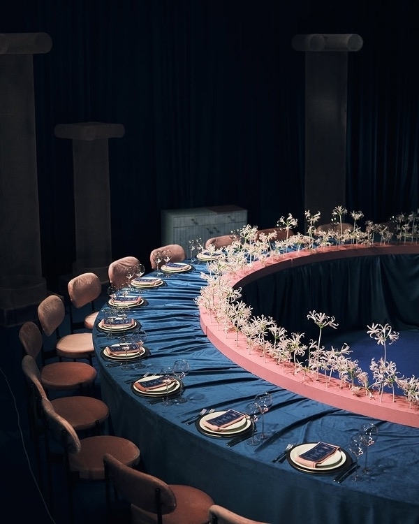 Trend: Colorful Tablecloths