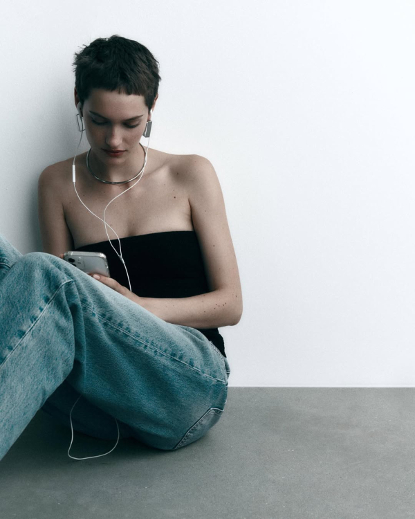 10 Must-Listen Relationship Podcasts Everyone’s Talking About