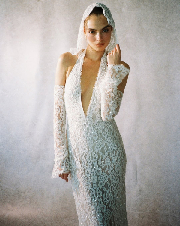 10 Ways to Style One Wedding Dress from Ceremony to Reception