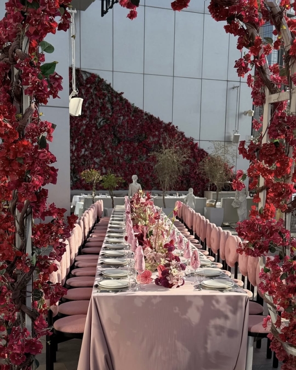 Trend: Colorful Tablecloths