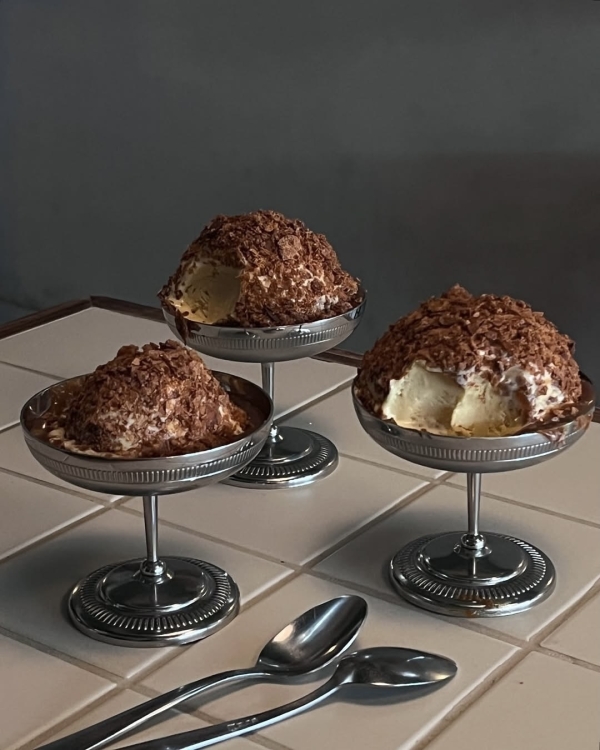 40 Irresistible Chocolate Brown Wedding Cakes and Desserts