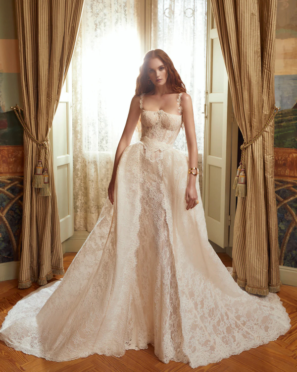 10 Ways to Style One Wedding Dress from Ceremony to Reception