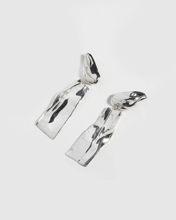 Trendy Jewelry for the Bride