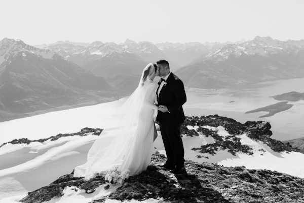 Photographers The Lovers Elopement Co