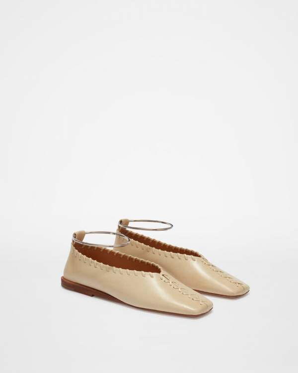 Best Wedding Shoes for Tall Brides | Top of the Low Heels | Bridal Flat Shoes