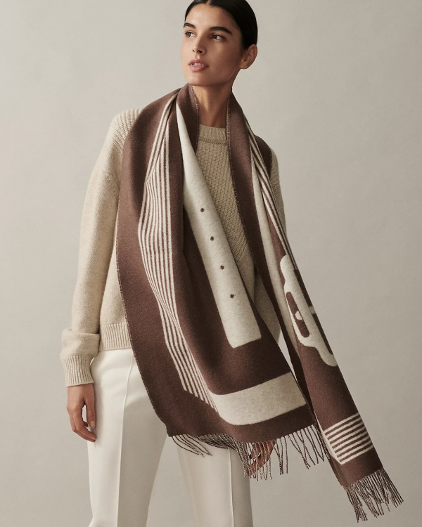 50 Christmas Gifts Ideas for Her 2023 | Unique, Luxury, Cutest & Romantic Gifts for Girlfriend