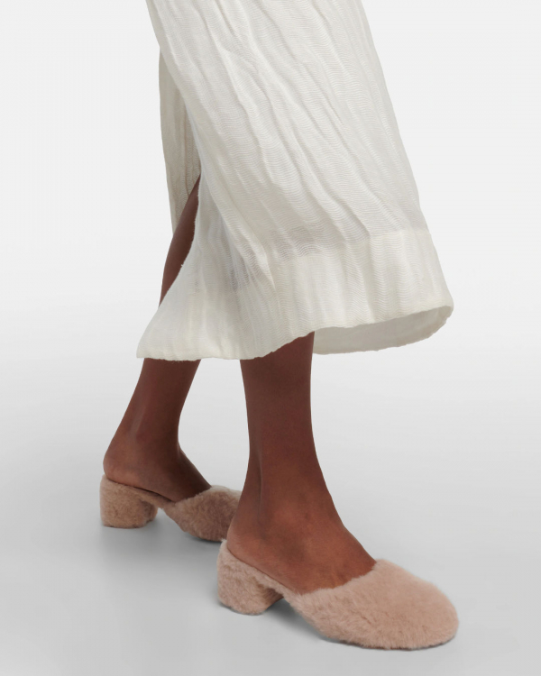 Fluffy Shoes for a Winter Wedding