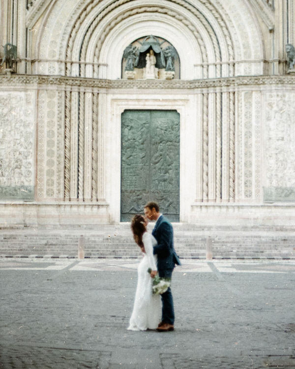 Elopement Wedding Ceremony in Orvieto | Hannah and Ian Inspiring Wedding