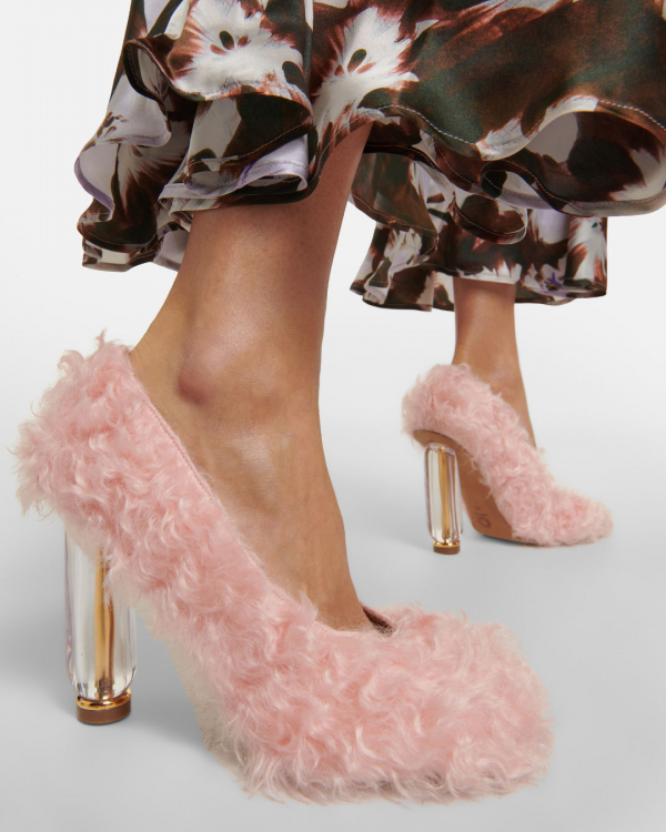 Fluffy Shoes for a Winter Wedding