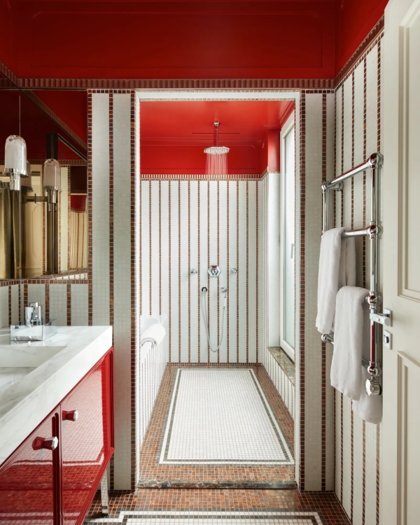 10 Romantic New Hotels in Paris View