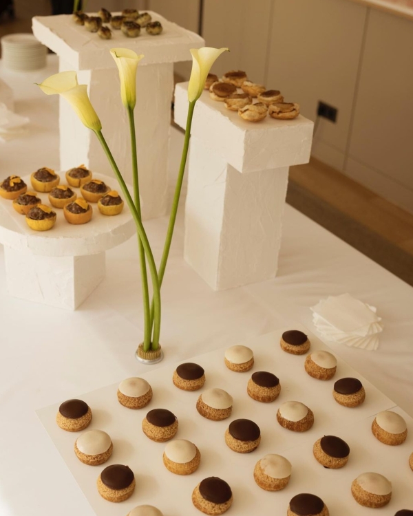 10 Major Wedding Cake Trends For 2025 2M5pj5U53UuiQMdC9m2s