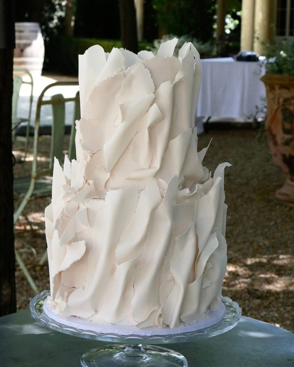 10 Major Wedding Cake Trends for 2025