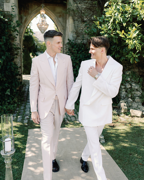 An Enchanting Manor Wedding in the English Countryside