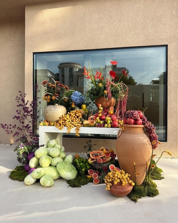 35 Artistic Fruit & Vegetable Centerpiece Arrangements