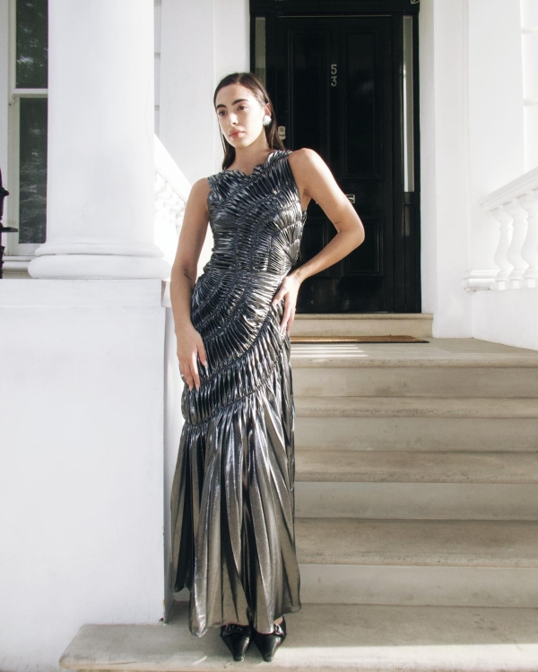 40 Standout Christmas Party Outfits for 2024 | Trendy Xmas Party Looks for Women