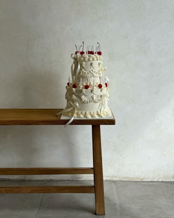 10 Major Wedding Cake Trends for 2025